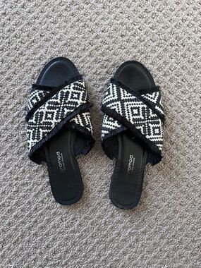Promod Black and White Crossband Slide Sandals